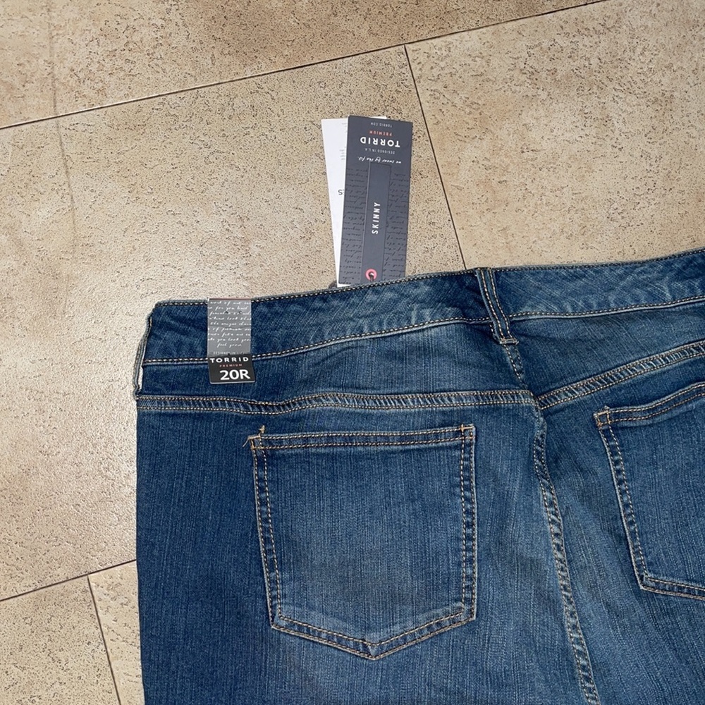Torrid Skinny Size 20R Jeans BNWT - Picture 5 of 8